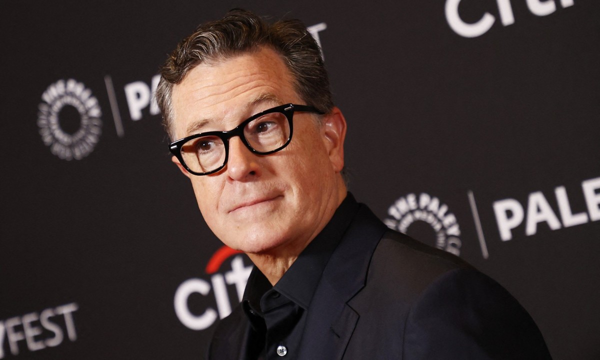 CBS cancela programa de Stephen Colbert após críticas a acordo entre Paramount e Trump