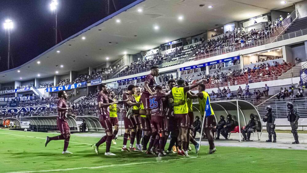 Caxias supera CSA fora de casa e amplia vantagem na liderança da Série C