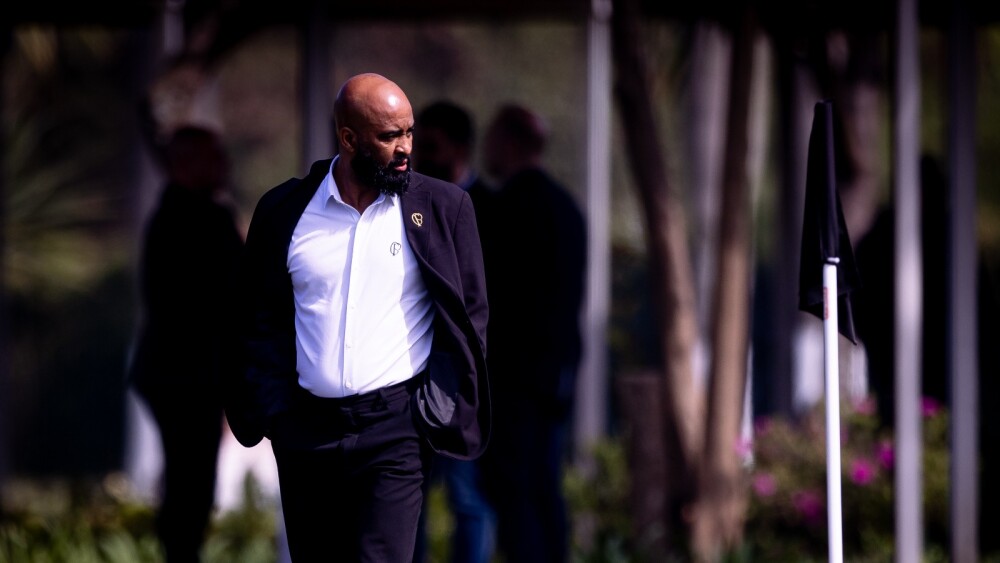 Corinthians calcula economia milionária com saída de trio do elenco