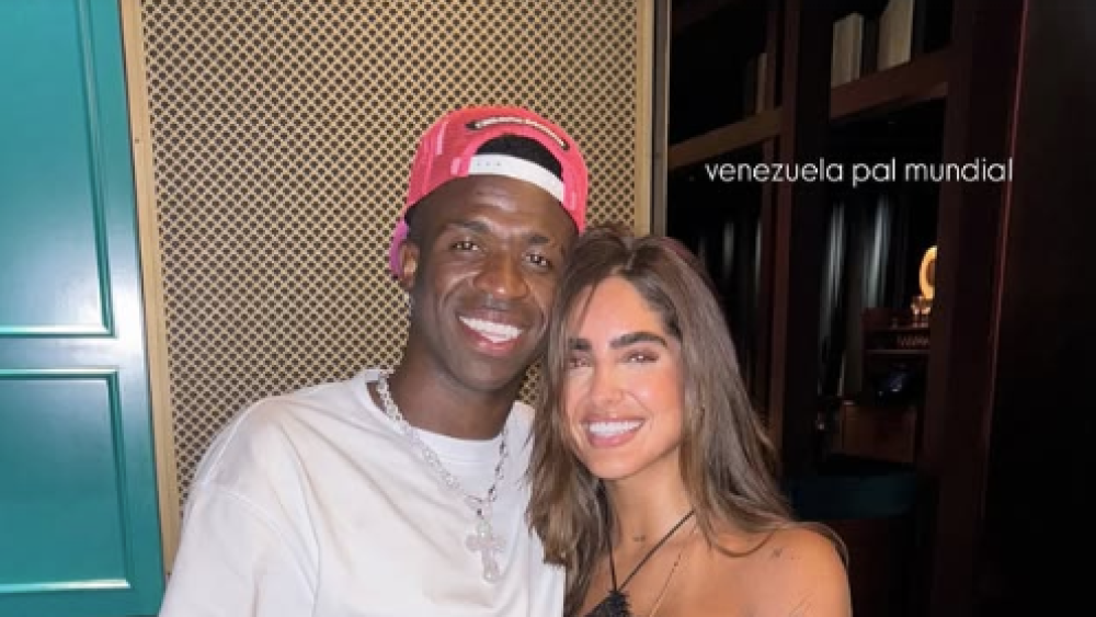Novo affair? Vini Jr. posa ao lado de modelo venezuelana e alimenta rumores