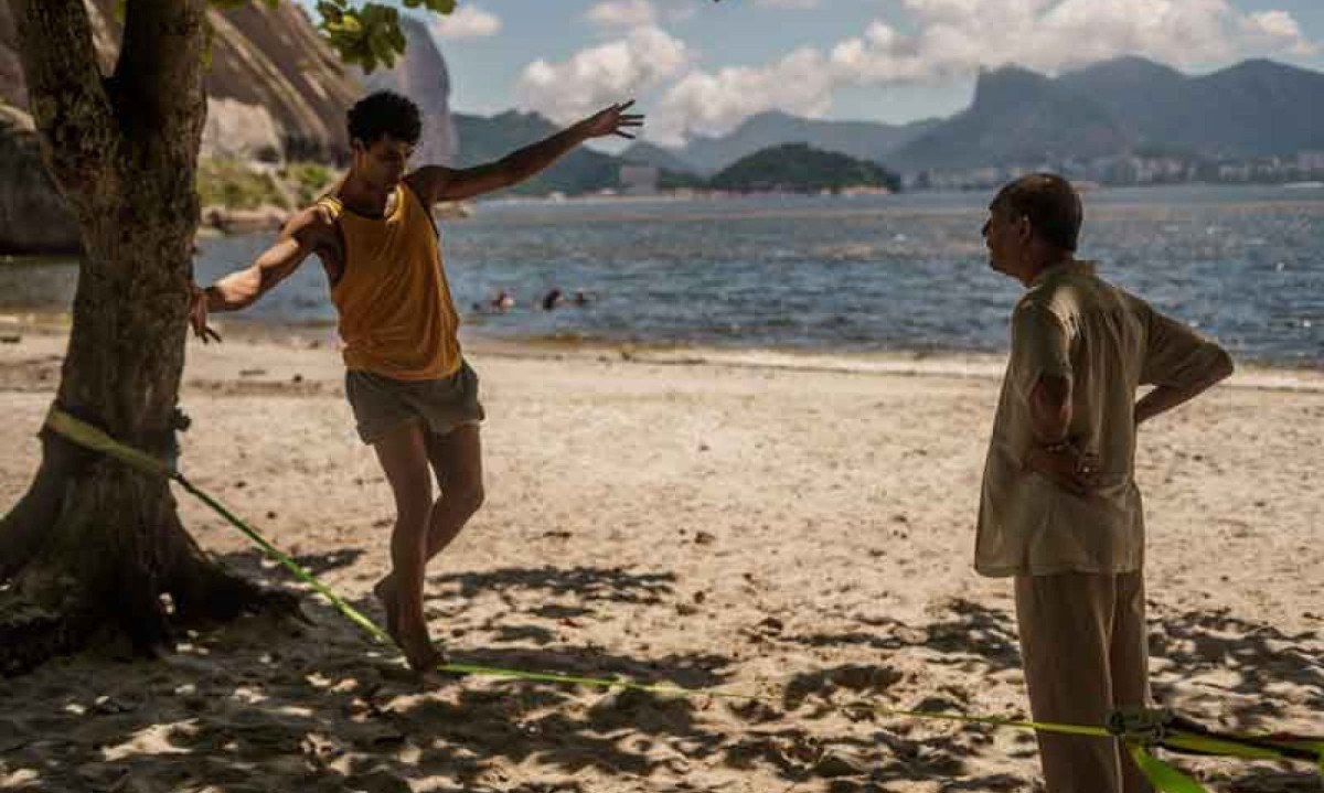 Estreia o filme "Um lobo entre os cisnes", cinebiografia do bailarino Thiago Soares