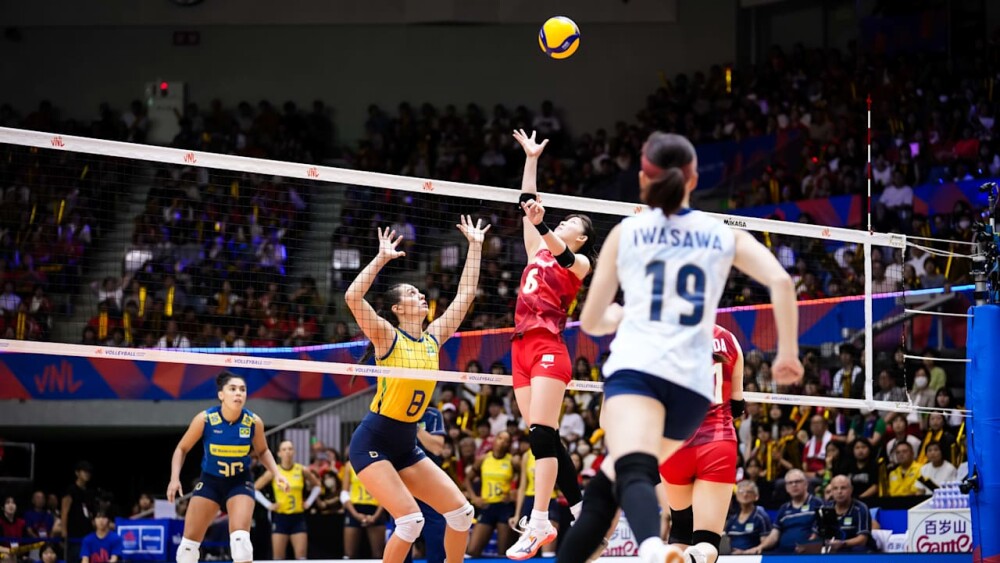 Brasil enfrenta Japão na semifinal da Liga das Nações Feminina de Vôlei buscando título inédito