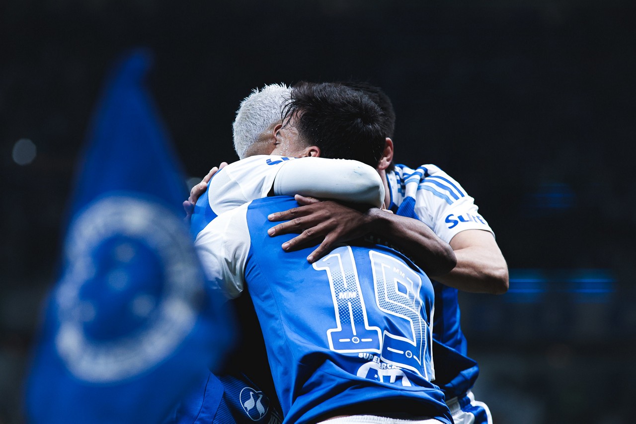 Cruzeiro enfrenta Fluminense em duelo decisivo pela liderança do Brasileirão
