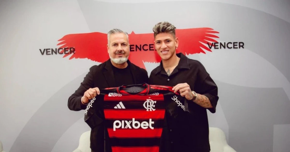 Flamengo anuncia contratação do meia Jorge Carrascal