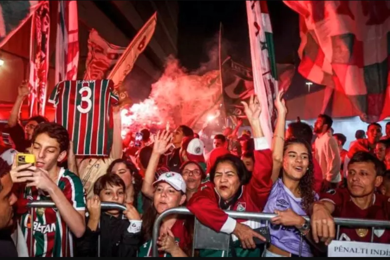 Fluminense é recebido com festa após Mundial de Clubes