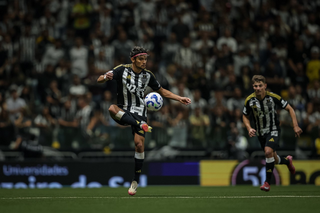 Gustavo Scarpa também aciona Atlético extrajudicialmente por atrasos nos pagamentos