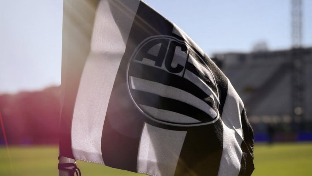 Athletic anuncia contratação de atacante holandês para sequência da Série B