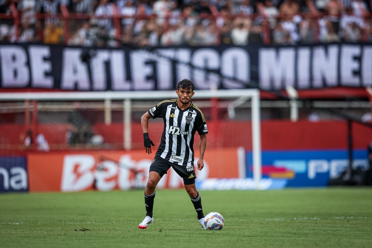 Gustavo Scarpa destaca a criação de jogadas pelo Atlético, mas aponta falhas no 'último passe e finalização'