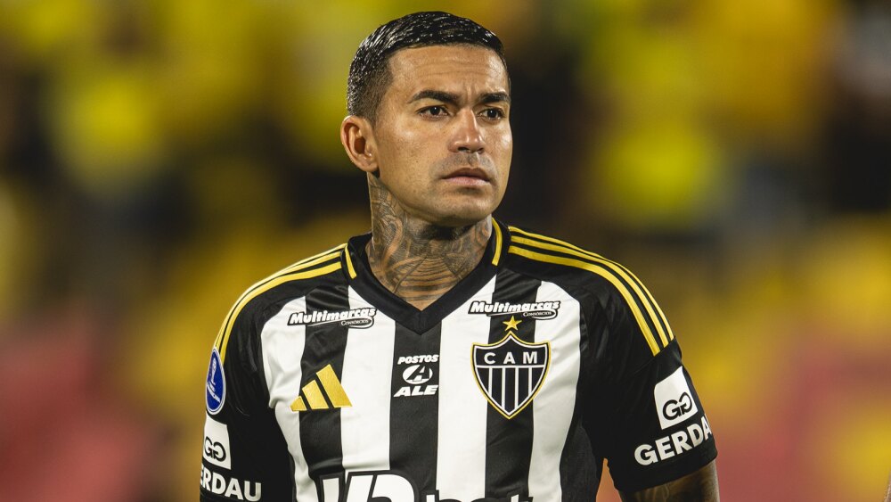 Dudu, do Atlético, é punido por misoginia contra Leila Pereira em julgamento no STJD