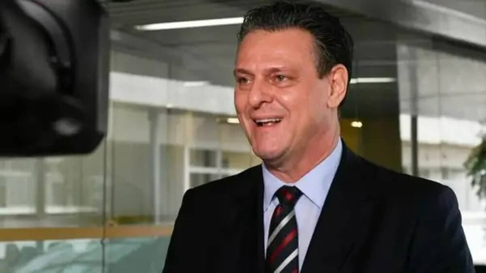 Gripe aviária: Brasil ainda enfrenta restrições de China, União Europeia e outros países, diz Fávaro