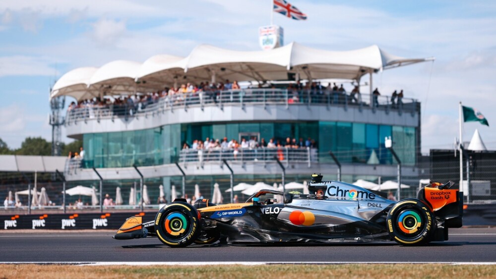 Norris supera Hamilton e lidera TL2 em Silverstone; Bortoleto termina em 13º