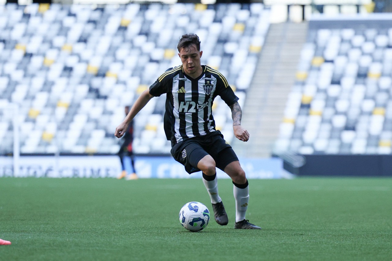 Atlético sofre virada nos acréscimos e se despede do Brasileiro Sub-20 com derrota para o Bragantino