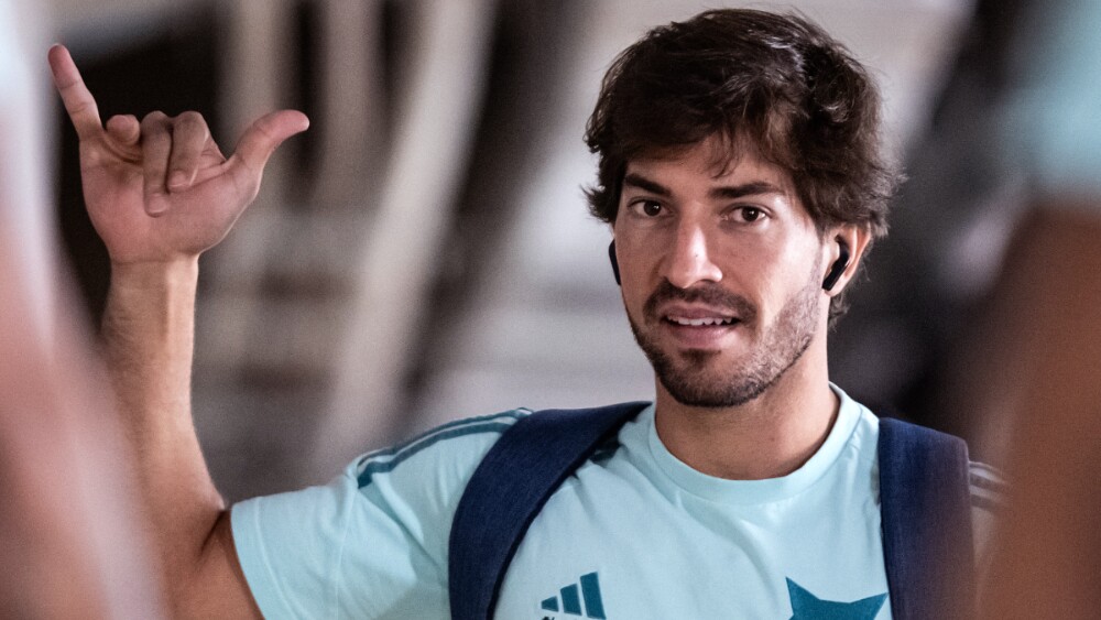 Lucas Silva se pronuncia após deixar jogo do Cruzeiro com dores e tranquiliza torcedores