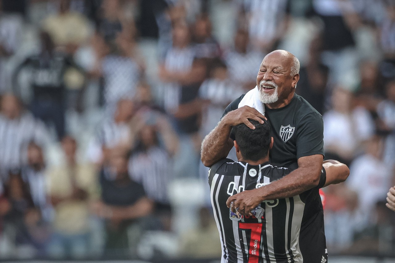 Belmiro, ex-massagista do Atlético, aciona clube na Justiça pedindo mais de R$ 4 milhões