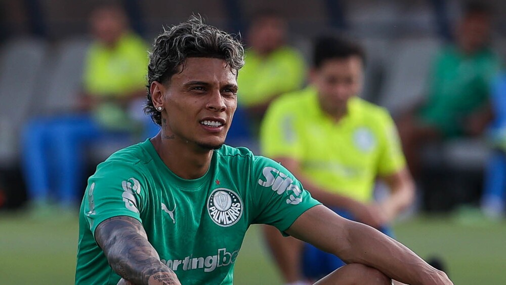 Palmeiras rejeita nova oferta da Roma por Richard Ríos, mas saída do volante segue em aberto