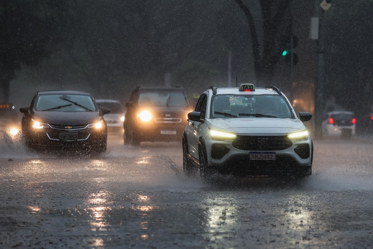 BH e mais 259 cidades de MG estão em alerta amarelo para chuvas intensas