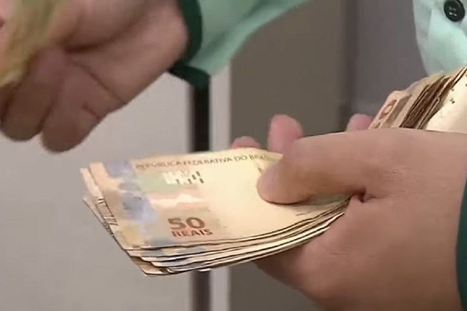 Queda no número de brasileiros endividados é registrada em nova pesquisa