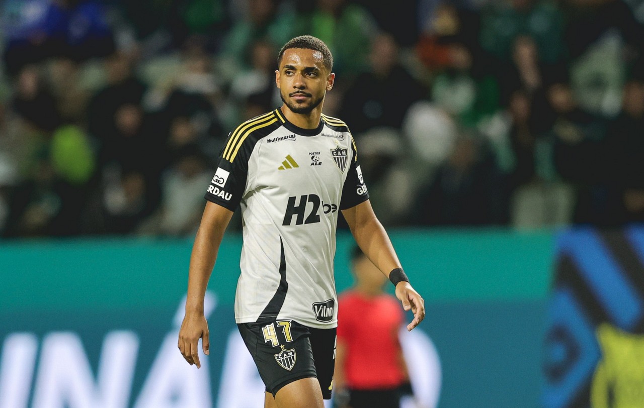 Zagueiro Rômulo negocia saída do Atlético para clube europeu