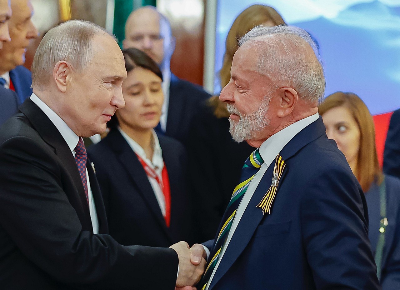 Lula critica Trump e reforça laços com a Rússia durante encontro em Moscou