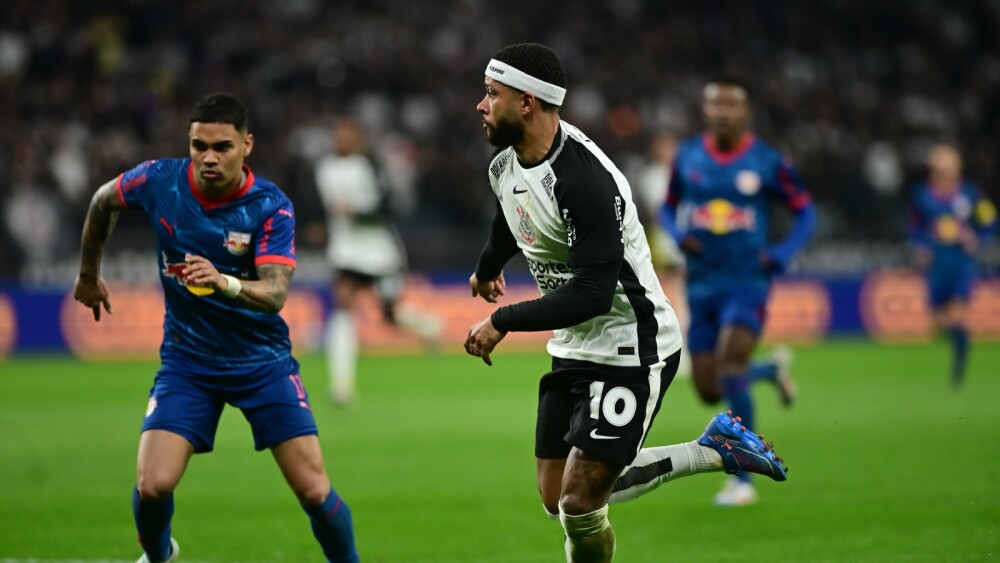 Com gol no último minuto, Corinthians perde para RB Bragantino pelo Brasileiro