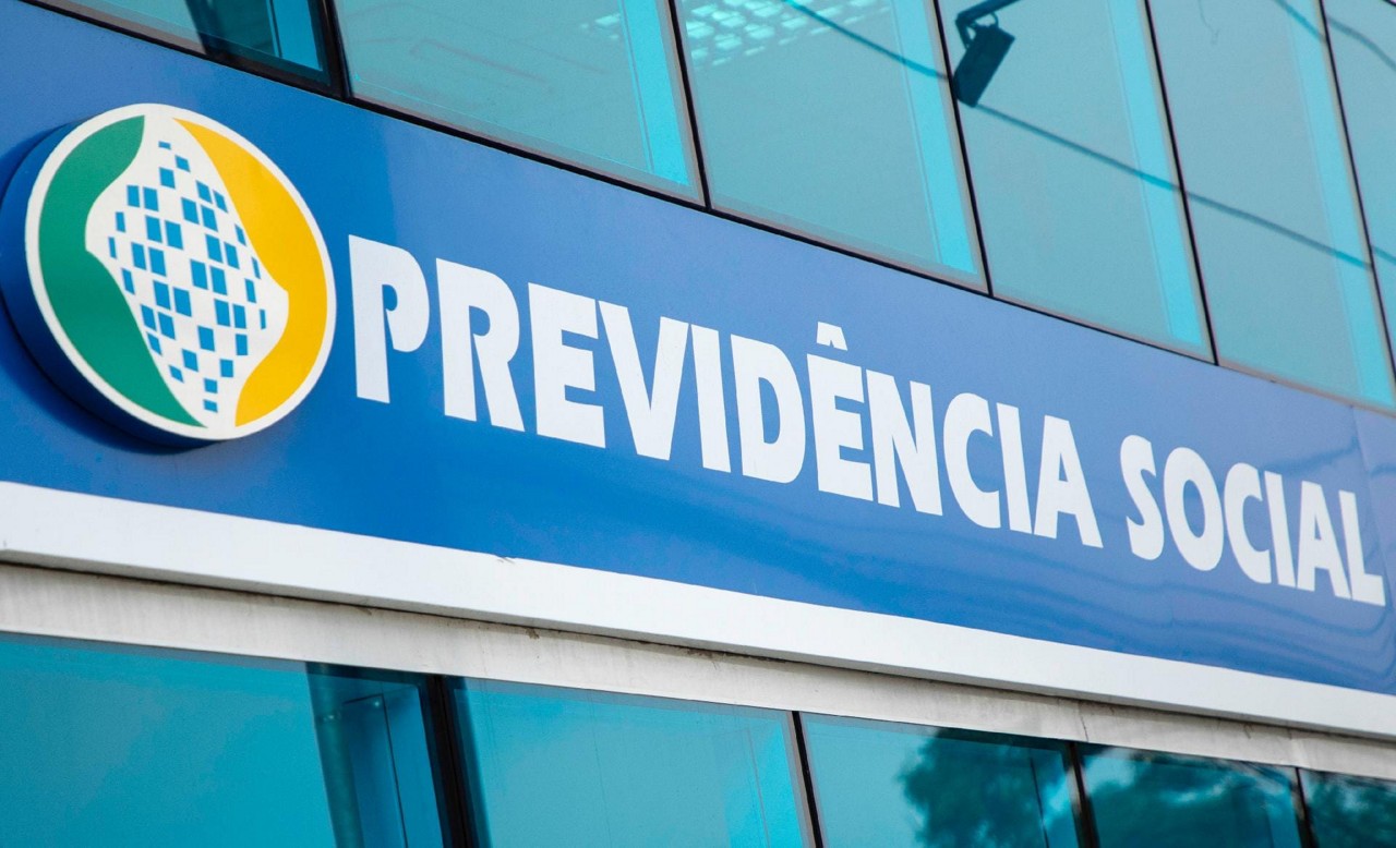 Cartilha orienta aposentados a identificar irregularidades no INSS