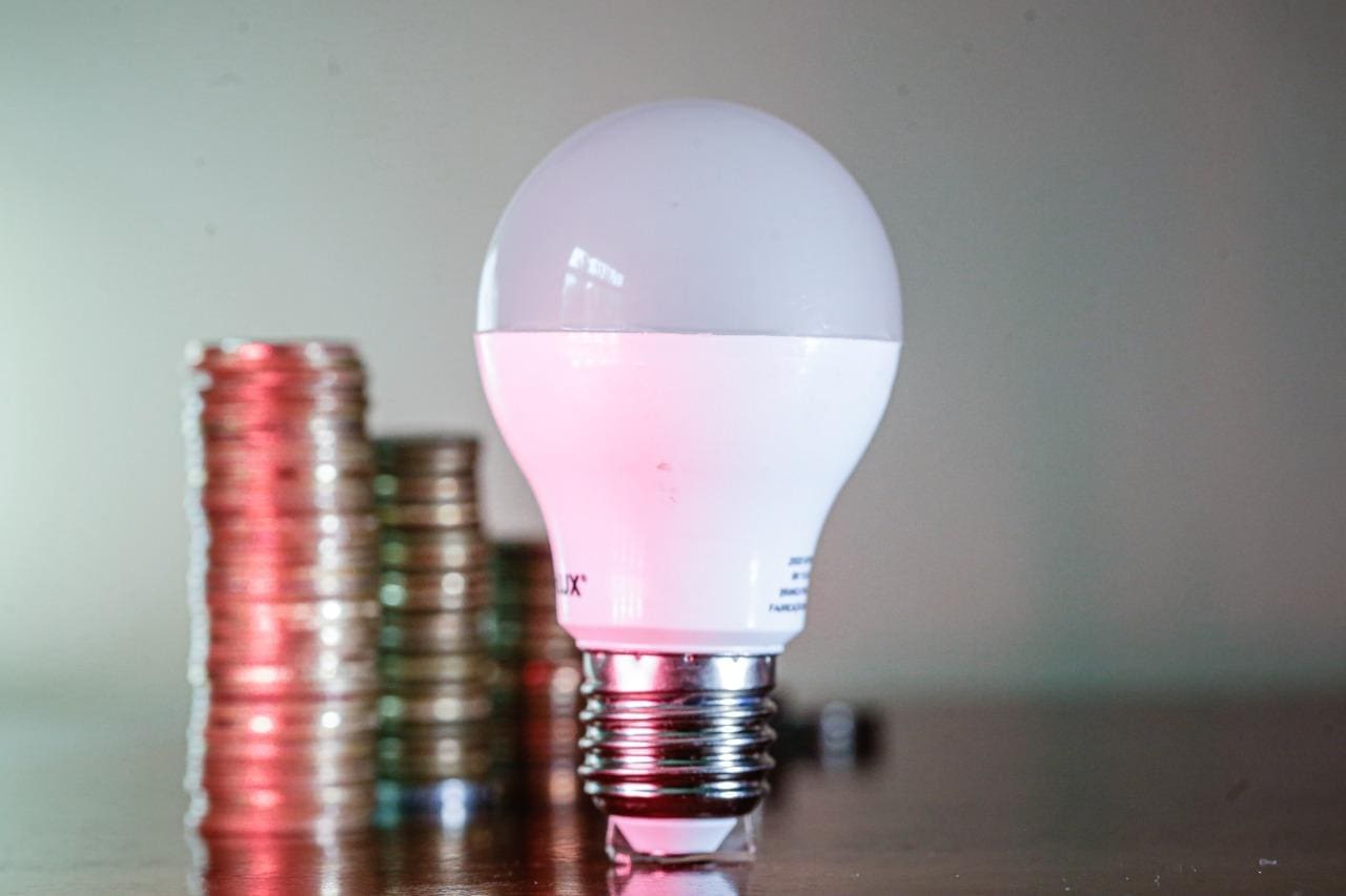 Energia elétrica industrial cresce quatro vezes mais que a inflação; setor alerta para impactos