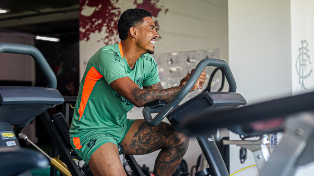 John Kennedy celebra retorno ao Fluminense e indica quando deve estrear