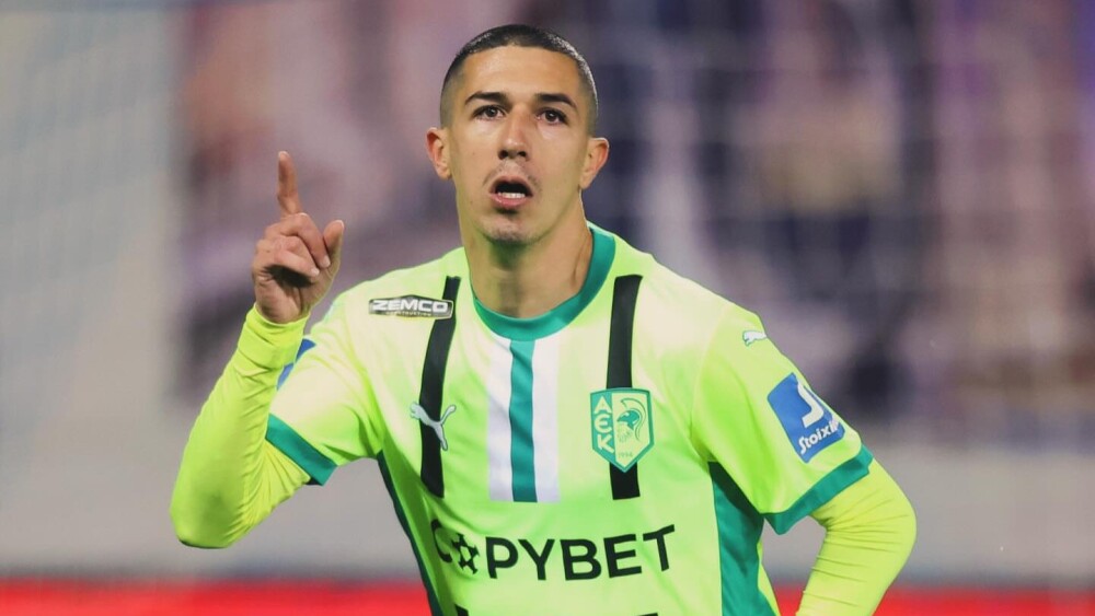 Vitória anuncia contratação do atacante espanhol Aitor Cantalapiedra