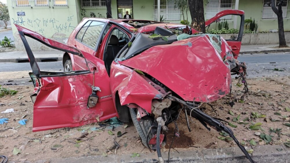 Homem é localizado após fugir de acidente com morte na Avenida Barão Homem de Melo, em BH