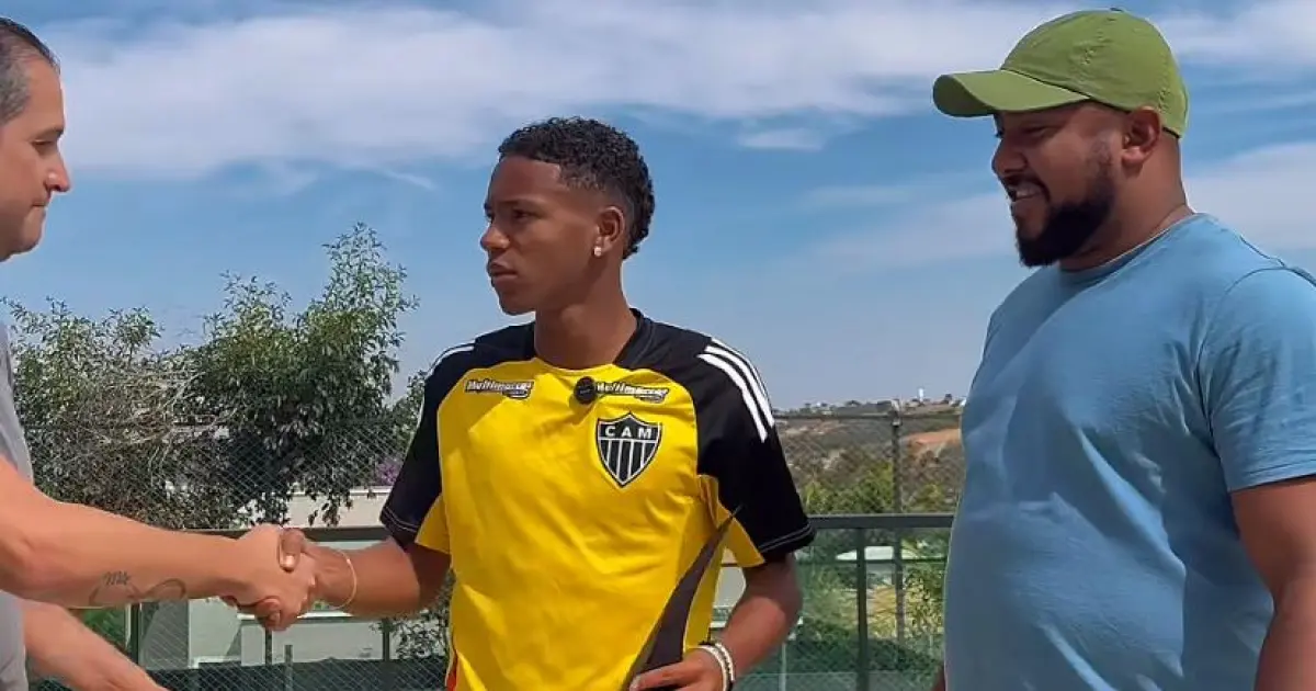 Gabriel Veneno, promessa do Atlético, se muda para casa de R$ 2,5 milhões em Lagoa Santa