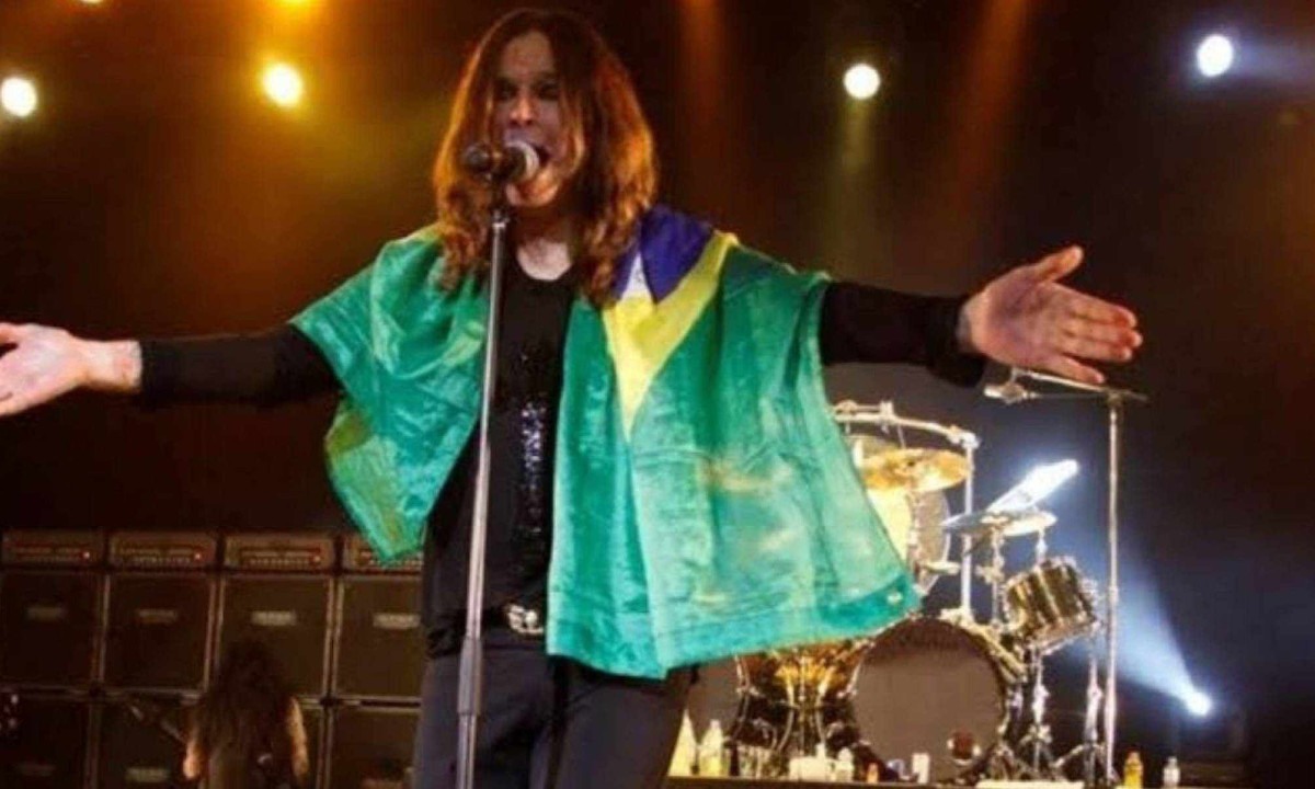 Relembre: Ozzy Osbourne cantou com bandeira do Brasil em show na Argentina
