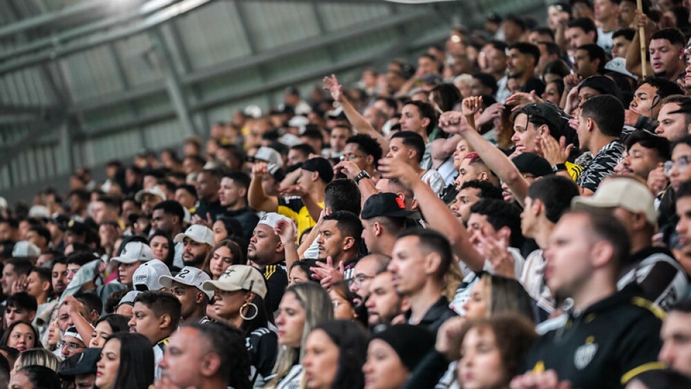 Rony, Scarpa e Igor Gomes são vaiados pela torcida do Atlético na Arena MRV