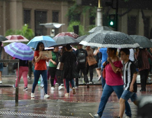 Alerta de tempestades e granizo em Minas Gerais