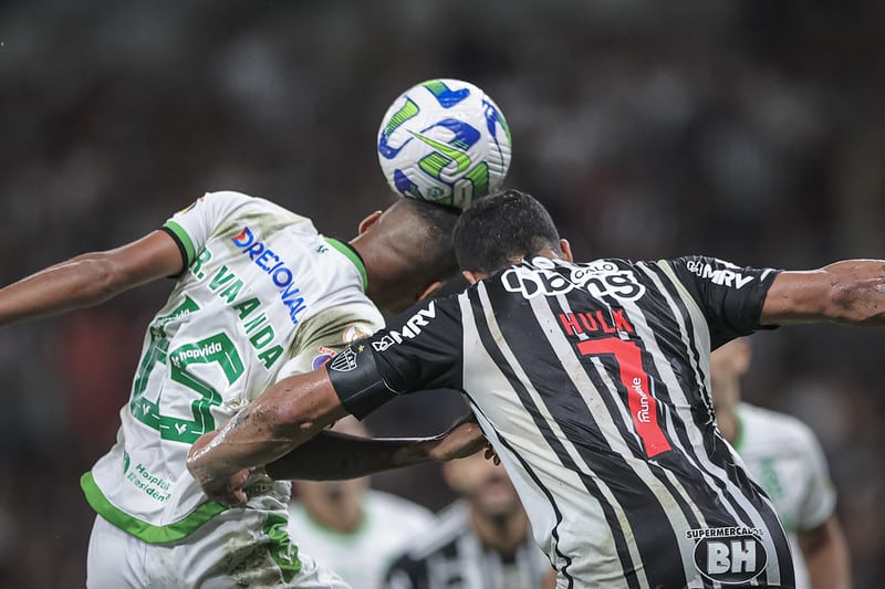 Atlético-MG e América-MG empatam em clássico emocionante