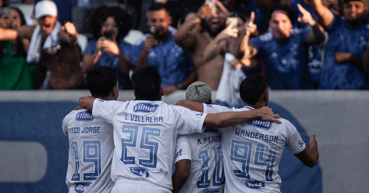 Defesa do Cruzeiro quebra recorde e atinge feito histórico no Brasileirão