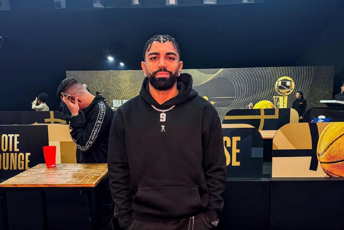 'Gabi Curry'? Gabigol demonstra habilidade no basquete