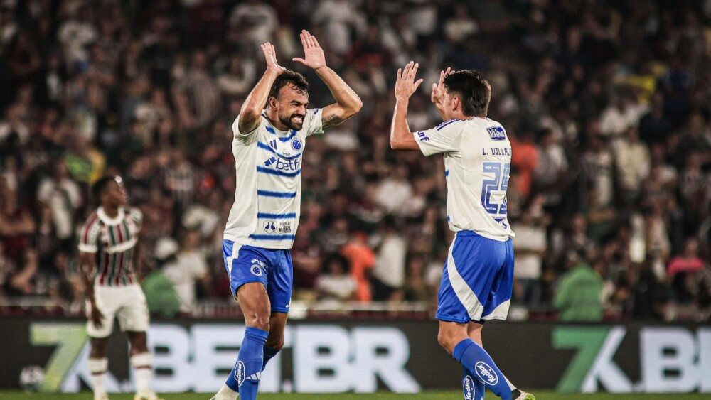 Fabrício Bruno 'segue' Villalba, desencanta e faz primeiro gol em retorno ao Cruzeiro