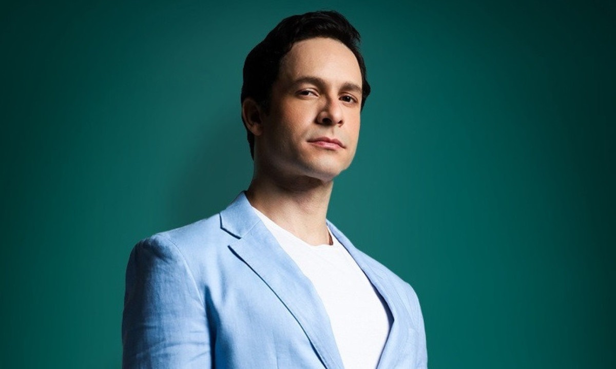 Ator global faz pausa em novela para trazer peça de teatro a BH