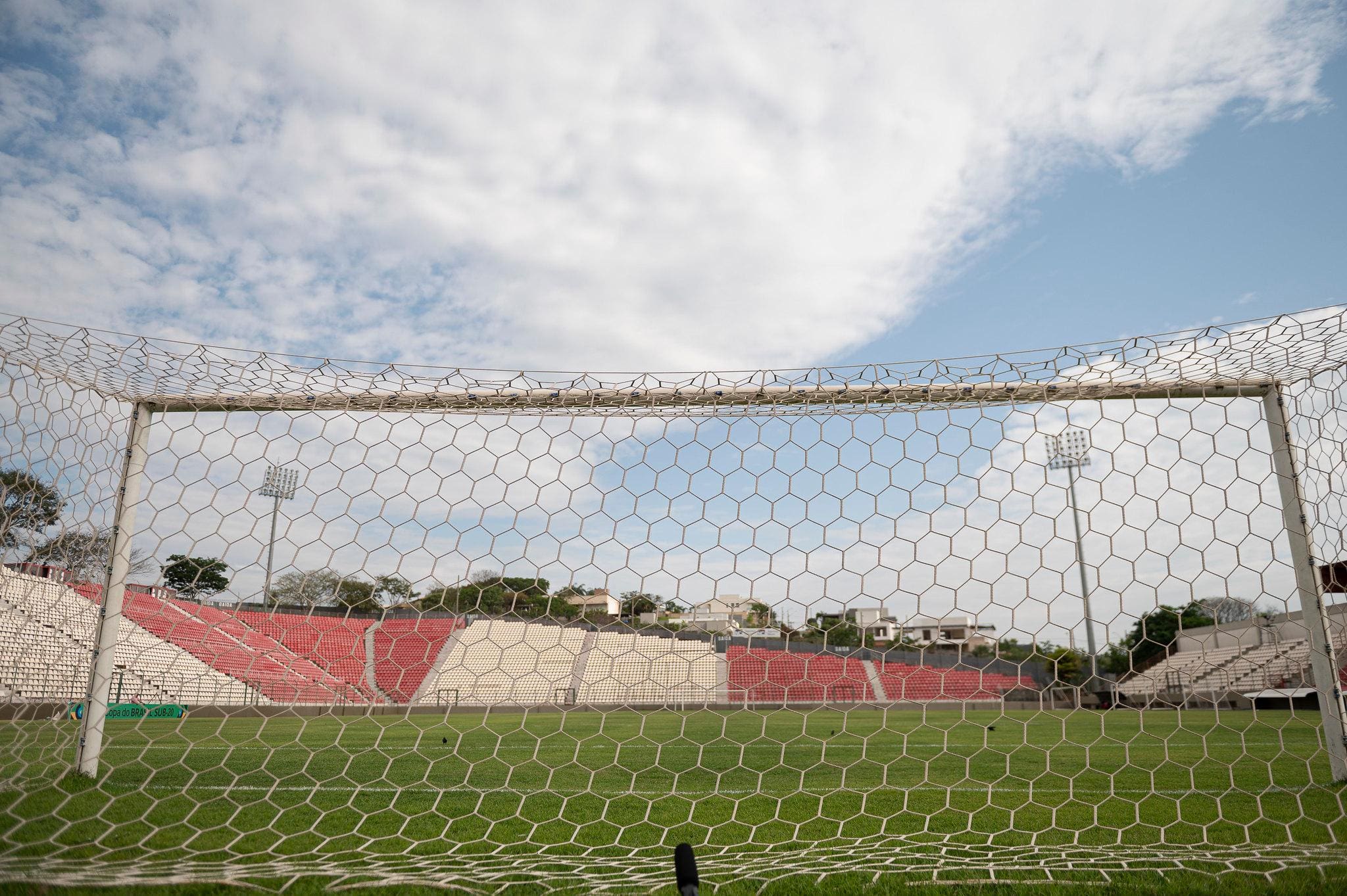 Estreia de Jardim no Cruzeiro: vídeo mostra gramado da Arena do Jacaré