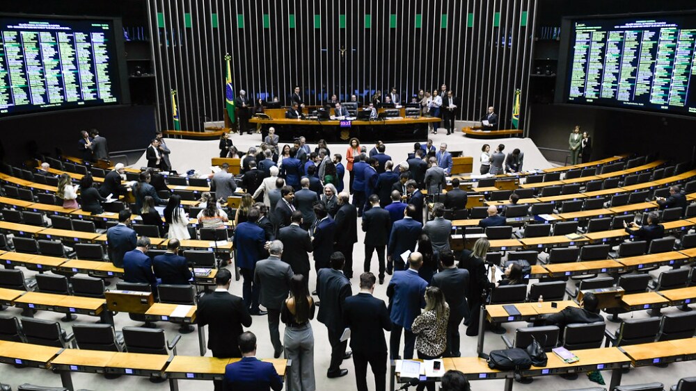 'STF virou Tutor da República?': decisão sobre IOF acirra tensão com o Congresso