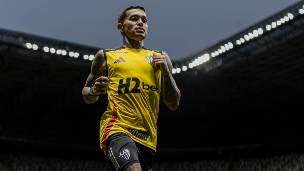 STJD suspende multa de Dudu, atacante do Atlético, mas mantém suspensão em jogos