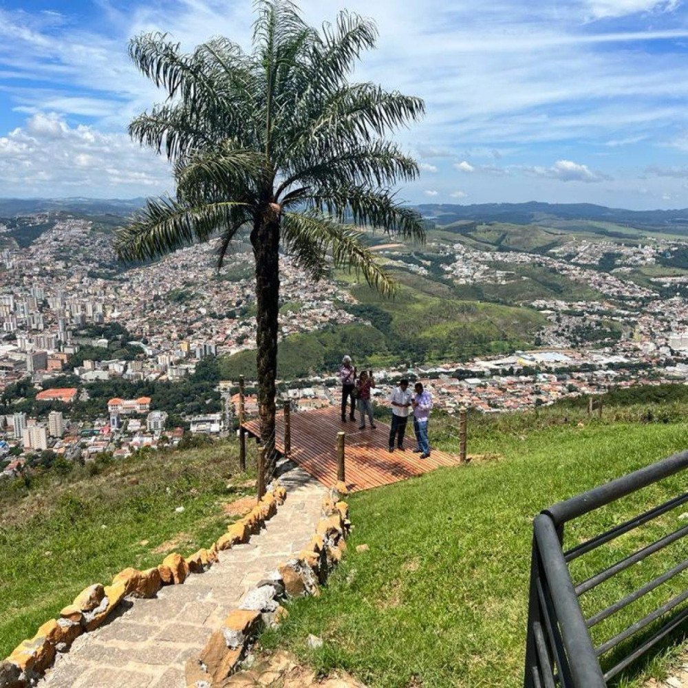Funcionário de restaurante esfaqueia cliente no pescoço em Poços de Caldas