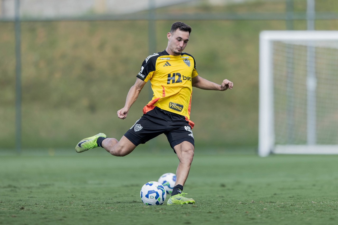 Atlético rejeita oferta milionária de clube árabe por João Marcelo