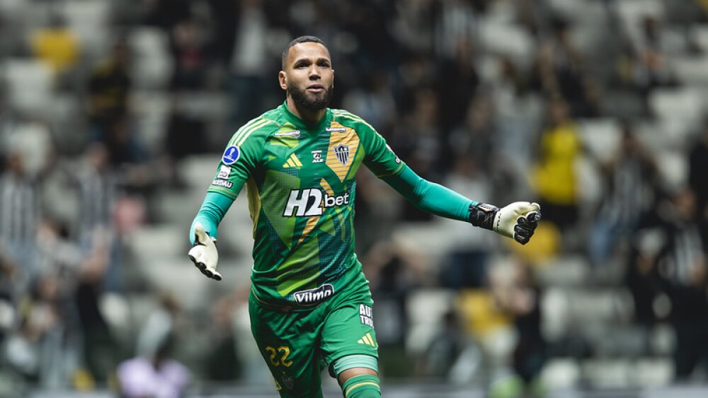 Everson brilha, Atlético vence Bucaramanga nos pênaltis e avança na Sul-Americana
