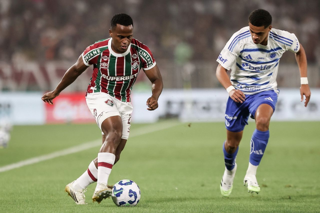 Cruzeiro encerra jejum de 16 anos e vence Fluminense no Maracanã