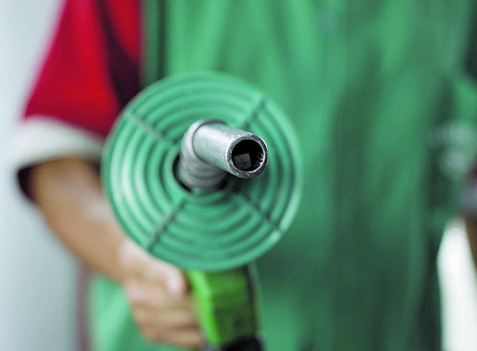 Etanol fica R$ 2 mais barato que gasolina em BH e deve aumentar consumo