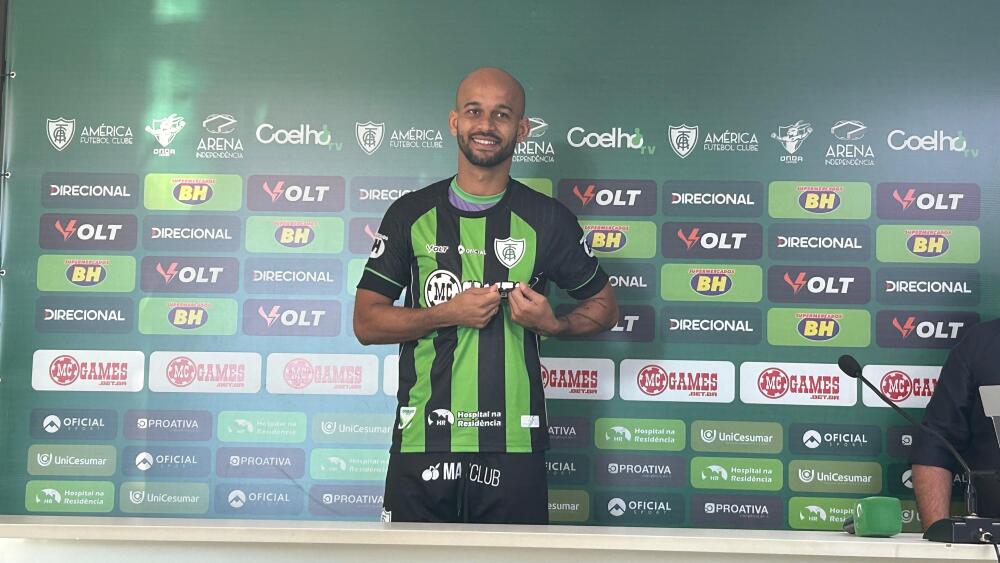 Héber Oliveira é apresentado pelo América e projeta titularidade